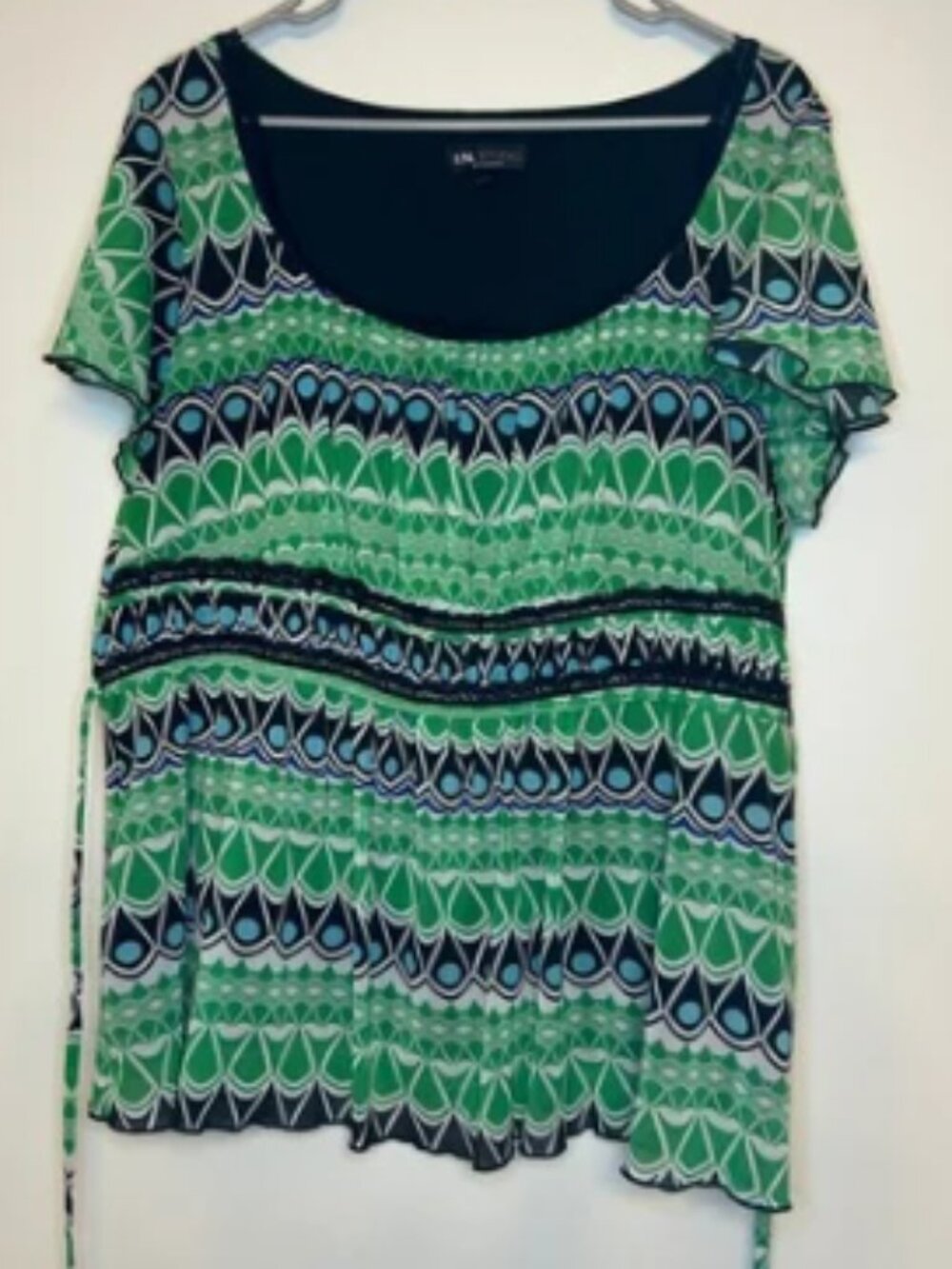 I.N. Studio Woman 2X Geometric Tie‑Waist Top